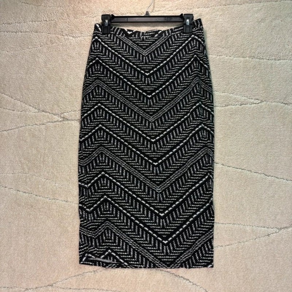 Matty M Women's Medium Black White Geometric Maxi Skirt*